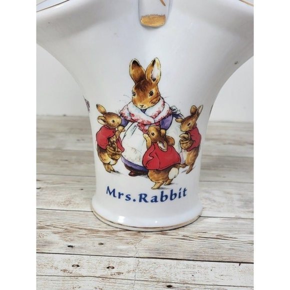 VASE PETER RABBIT BEATRIX POTTER MRS. RABBIT BASKET Frederick Warne‎ & Co 2002 - Picture 2 of 7